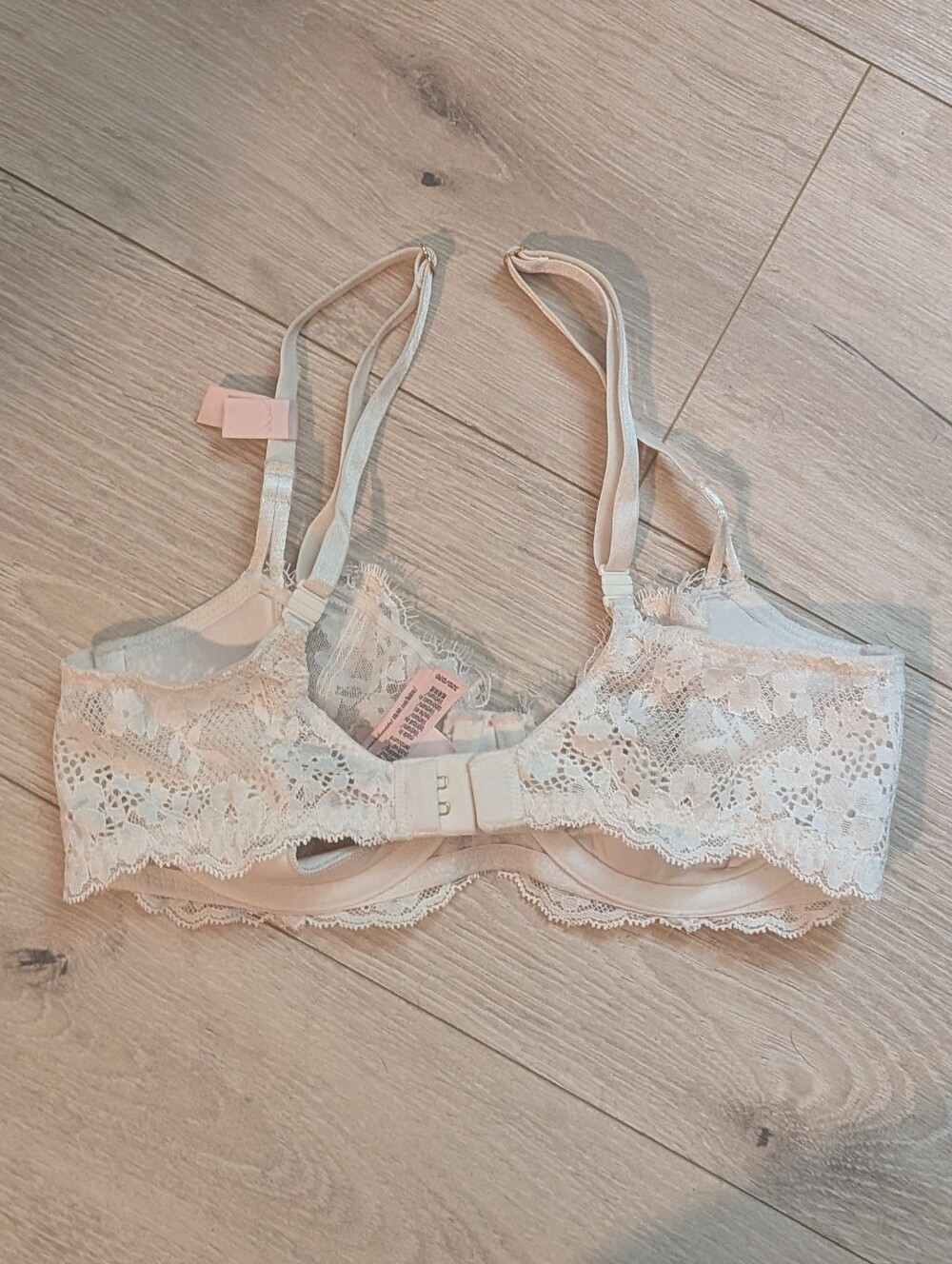 Victoria's Secret Lace Balconette Bra - Picture 2 of 3